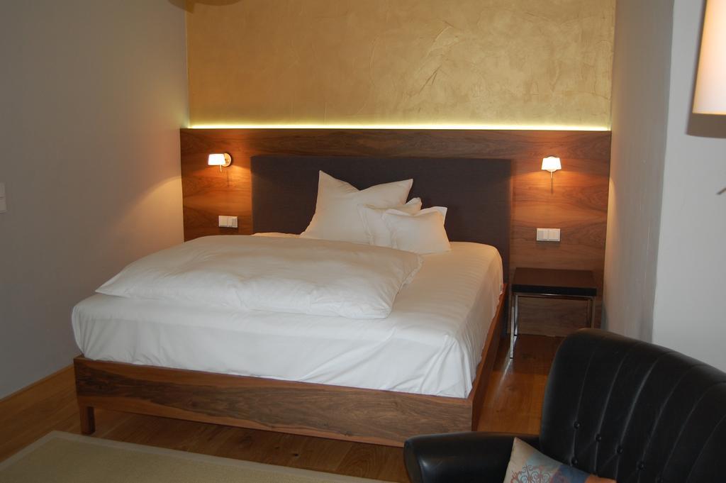גריסקירכן Fruehstueckshotel Im Goldschmiedehaus חדר תמונה